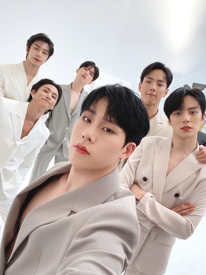 Tahun 2025 juga menjadi tahun yang spesial bagi MONSTA X dan para penggemarnya alias MONBEBE. Siap rayakan hari jadi ke-10 dengan meriah, mereka pun telah mengganti foto profil dan header seluruh akun media sosial resminya./ Foto: x.com/OfficialMonstaX