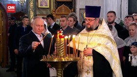 VIDEO: Momen Presiden Putin Hadiri Kebaktian Natal Kristen Orthodox