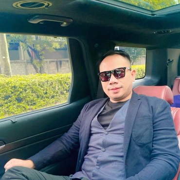 Bawa Uang Rp1 M untuk THR, Ini Sumber Penghasilan Vicky Prasetyo