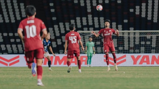 PSM Makassar bermain imbang 1-1 lawan PSBS Biak pada pekan ke-19 Liga 1 2024/2025 di Stadion Batakan, Sabtu (18/1). Balotelli mencetak gol di masa injury time.