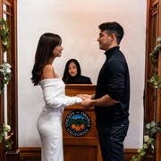 Gaun Pernikahan Sederhana Aurelie Moeremans, Ada Kisah Menarik di Baliknya!