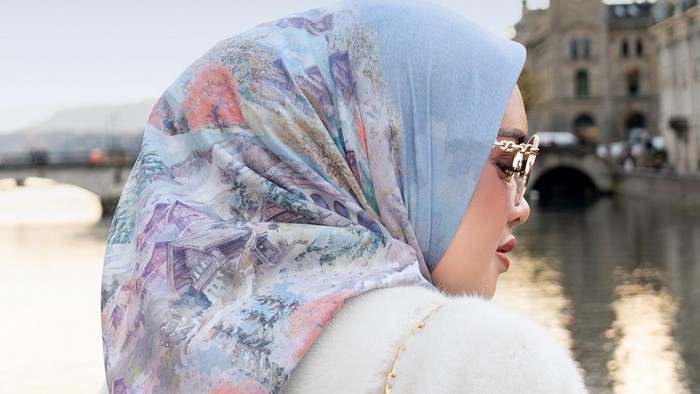 Buttonscarves baru saja merilis koleksi spesial hasil kolaborasi dengan Switzerland Tourism, bertajuk Switzerland Series.