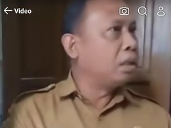 Diviralkan Sembunyikan Wanita di Kantor, Camat Asemrowo Akan Lapor Polisi