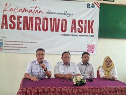 Klarifikasi Camat Asemrowo Usai Diviralkan Sembunyikan Wanita di Kantor