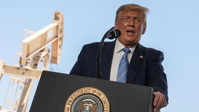 Trump sebut pejabat terkait tak kompeten tangani kebakaran di Los Angeles, sebut salah satu bencana terburuk di AS.