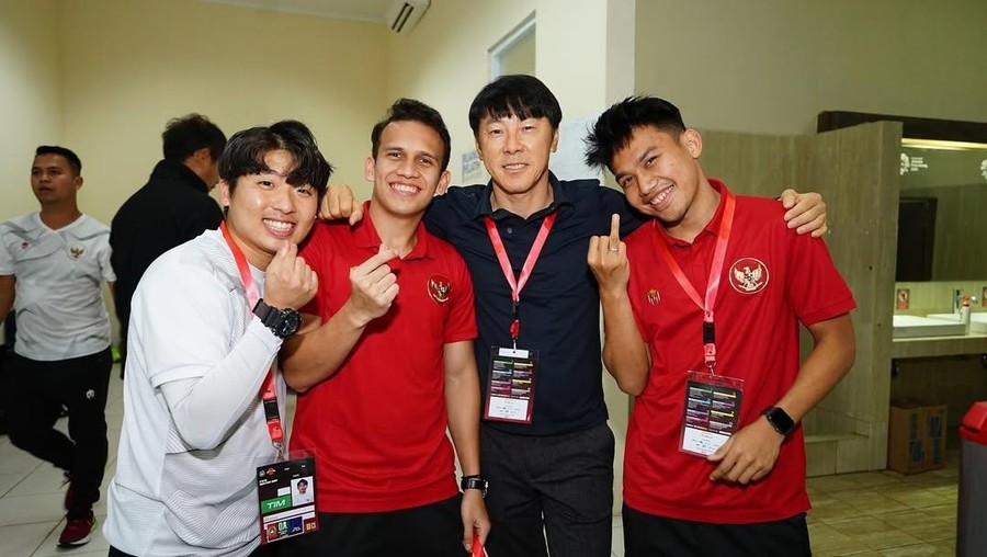 Egy Maulana Vikri Shin Tae-yong memberikan pesan perpisahan kepada Egy Maulana Vikri. STY mendoakan penggawa Timnas Indonesia itu supaya dijauhkan dari cedera.