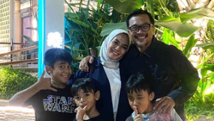 Enno Lerian dan Keluarga
