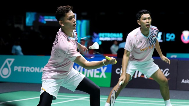 Fajar Alfian/Muhammad Rian Ardianto lolos ke semifinal Indonesia Masters 2025 usai kalahkan Xie Hao Nan/Zeng Wei Han di Istora Senayan, Jumat (24/1).