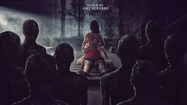 Terlalu Vulgar, Poster Film Pabrik Gula Kena Kritik