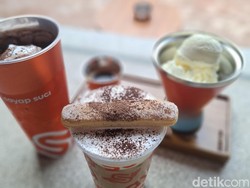 Ada Slow Bar dan Camilan Enak di Kafe Terbesar di Kelapa Gading