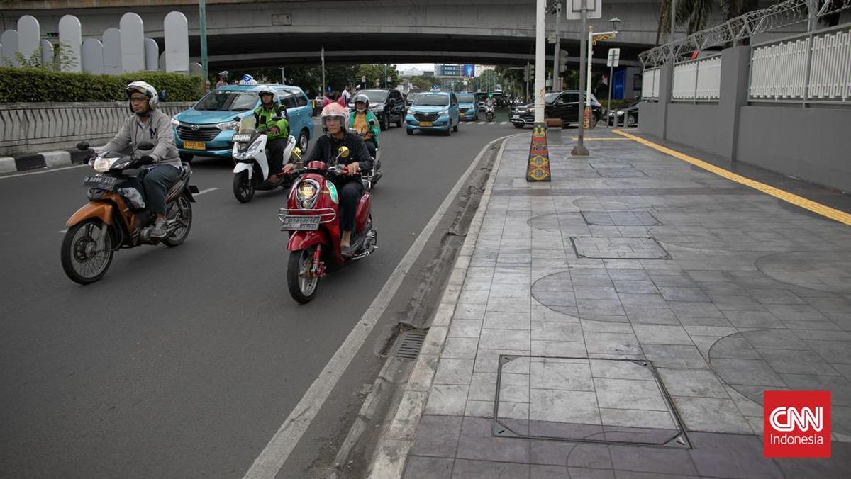 Cara Tetap Fokus Berkendara Sepeda Motor Saat Puasa
