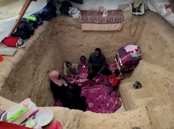 Video Perjuangan Warga Gaza, Gali Lubang di Bawah Tenda Demi Bertahan Hidup