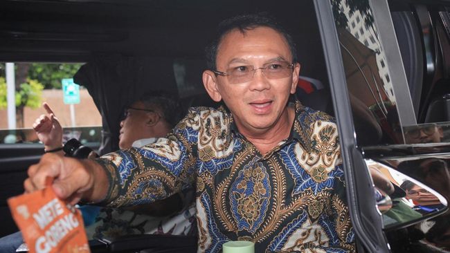 Politikus sekaligus eks Gubernur Jakarta Basuki Tjahaja Purnama (Ahok) - istrinya Puput Nastiti Devi baru saja dikaruniai anak ketiga pada Jumat (26/12).