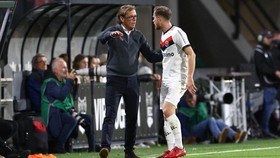 Alex Pastoor Dipuji Fans Feyenoord: Hanya Arne Slot yang Lebih Hebat