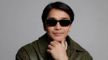 Berita Viral Selebriti dari InsertLive : Ziarah Penuh Haru Billy Syahputra ke Makam Olga Syahputra