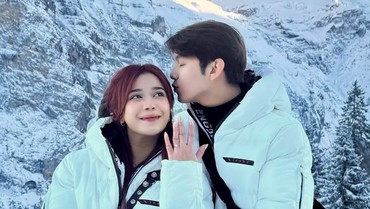 img-title Brisia Jodie Dilamar Jonathan Alden: Worth It Nunggu 28 Tahun Dapat yang Seiman!