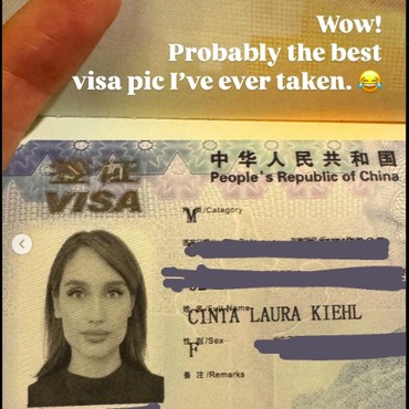 Wajah Mulus dan Memesona, Foto Visa Cinta Laura Jadi Sorotan