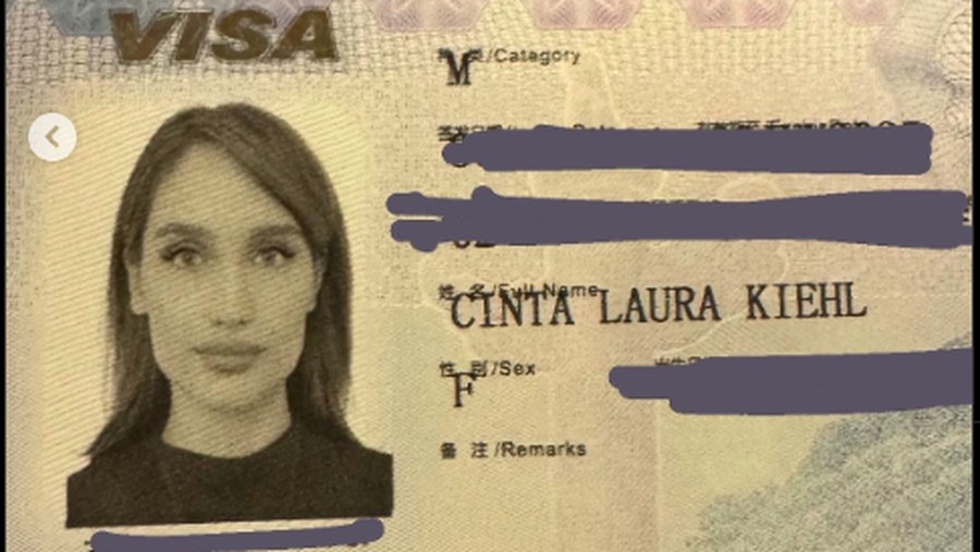 Foto Visa Cinta Laura