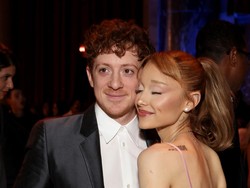 Ariana Grande & Ethan Slater Putus Setelah 3 Tahun, Sempat Diisukan Selingkuh
