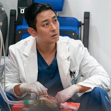 Diadaptasi dari Webtoon, Drama Korea The Trauma Code: Heroes on Call Tayang di Netflix Bulan Ini!