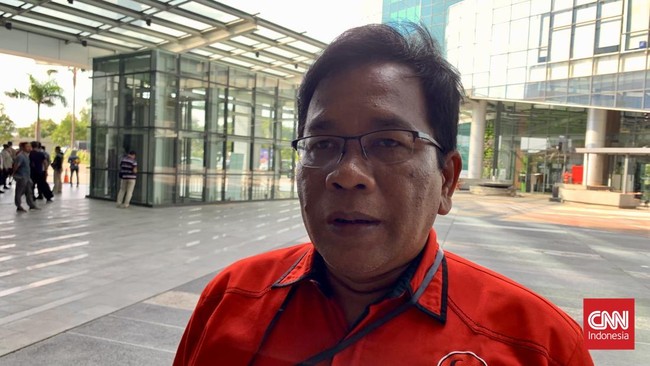 Internal PDIP menggeliat jelang kongres. Pengurus di Surabaya beramai-ramai membubuhkan cap jempol darah besok, bertepatan dengan HUT ke-52 partai.