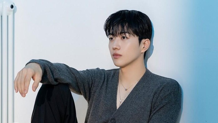 Kang Hoon Pertimbangkan untuk Reuni dengan Sutradara 'Dear Hyeri' dalam Drakor Komedi Baru