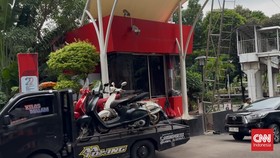KPK Geledah Rumah Eks Dirut BUMN di Kasus LPEI, Sita Banyak Kendaraan