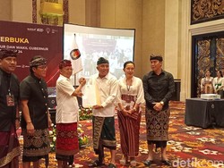 Ucapkan Terima Kasih kepada De Gadjah, Koster: Bawa Demokrasi Sehat