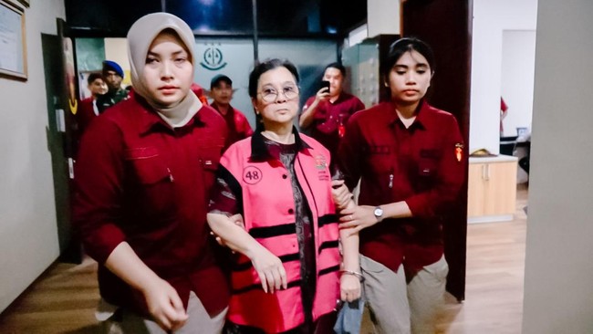 Pengacara Ronald Tannur Divonis 11 Tahun Penjara Pengacara dari terpidana kasus pembunuhan Gregorius Ronald Tannur (31), Lisa Rachmat, divonis 11 tahun penjara kasus pemufakatan jahat disertai suap hakim.