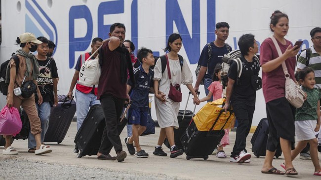 Pelni membagikan 13 ribu tiket gratis untuk mudik dengan kapal laut pada Lebaran tahun ini, yang tersebar di berbagai rute pelayaran.
