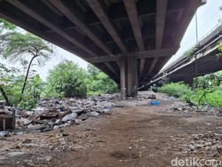 Kolong Tol Angke: Dulu Dijejali Warga, Kini Kosong Melompong