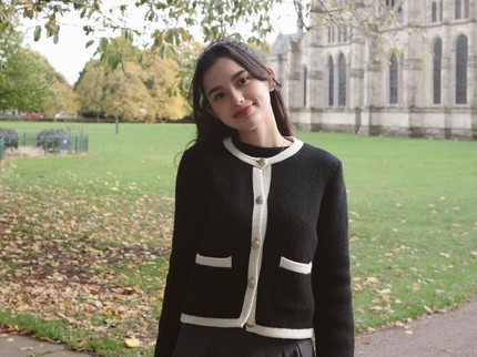 5 Potret Sarah Menzel Lanjutkan Kuliah di Inggris, sering Tunjukkan Keindahan London