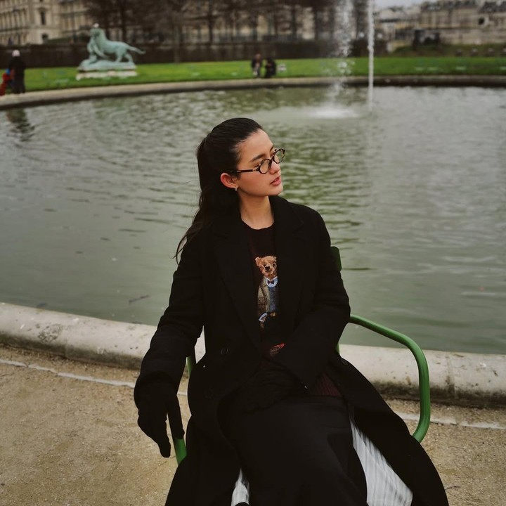 <p>Sejak menetap di Inggris, Sarah sering membagikan potret aktivitasnya di sana. Ia kerap mengunggah foto saat jalan-jalan di kota London. (Foto: Instagram @ssarah_menzel)</p>