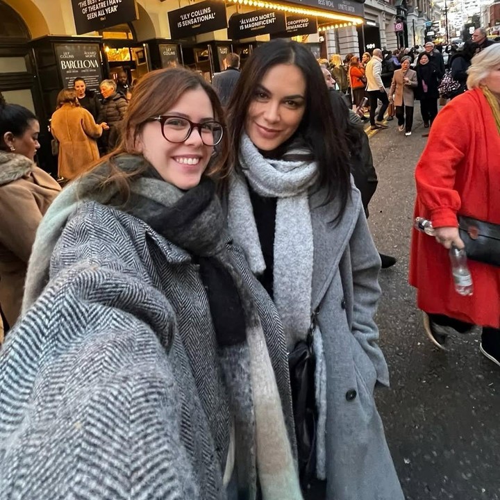 <p>Alih-alih mengomentari liburan mereka, netizen justru salah fokus dengan paras Sophia dan sang putri yang terlihat semakin cantik. "Cantik dan menawan," tulis akun <em>@bamb_kemala****.</em> "Cantik ka," tulis akun <em>@lisaalin****.</em> (Foto: Instagram@sophia_latjuba88)</p>