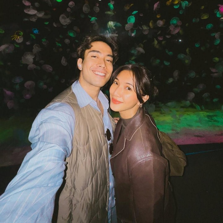 <p>Dari beberapa postingan liburan Vidi dan Sheila, tak sedikit netizen yang ikut gemas dengan pasangan ini. “MasyaAllah gemeccc <em>couple</em> kesayangan muncul juga akhirnya di feed,” tulis akun <em>@dya**.</em> “Pliss jangan sekali-kali, tiapp hari aja uploadnya,” tulis akun <em>@nh**.</em> (Foto: Instagram@vidialdiano)</p>