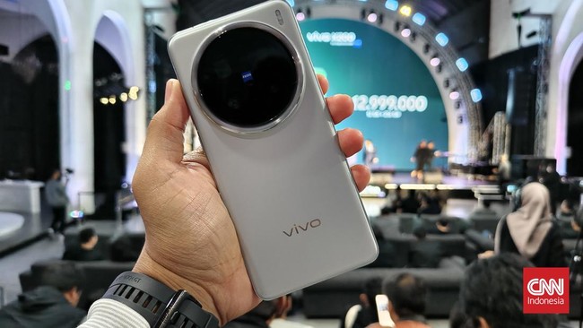 Vivo meluncurkan ponsel flagship terbaru mereka, X200 Series, yang beranggotakan Vivo X200 dan X200 Pro, Kamis (9/1).