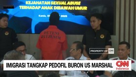 VIDEO: Imigrasi Tangkap Buronan Pedofil
