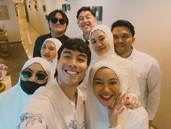 Haru, Yura Yunita Doakan Kesehatan Vidi Aldiano di Depan Ka'bah