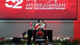 Mega Sindir Pemilik Gelar Doktor HC Bayaran: Sekarang Banyak yang Beli