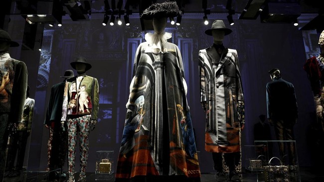 FOTO: Penghormatan Dolce & Gabbana pada Sejarah dan Budaya Italia