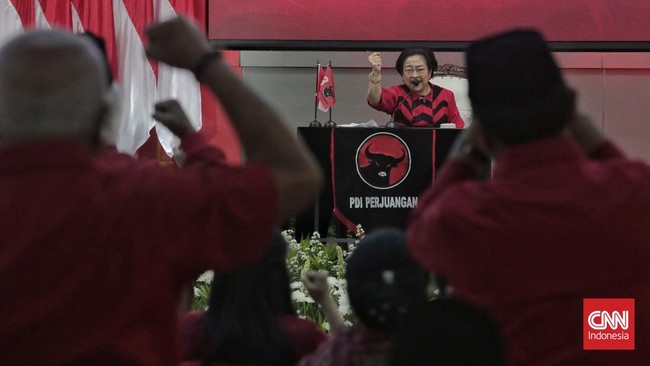 Megawati mempersilakan Prabowo ramai-ramai berbareng koalisi besar pemerintahannya. Dia menyebut PDIP tak bakal ikut campur.