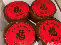 Pesanan Kue Keranjang di Surabaya Meningkat Jelang Imlek