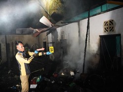 Warga Sempat Lihat Api di Atap Rumah Ketua KPU Tapteng Sebelum Kebakaran