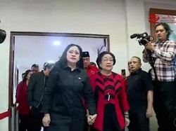 Puan Gandeng Megawati di HUT Ke-52 PDIP