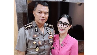img-title Potret Uut Permatasari Dampingi Suami Naik Pangkat Jadi Kombes Pol