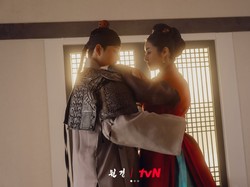 Heboh Adegan Telanjang The Queen Who Crowns Disebut Tak Seizin Aktor