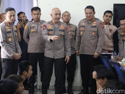Polisi Tangkap Geng Motor Hendak Tawuran, Celurit dan Pedang Disita Petugas