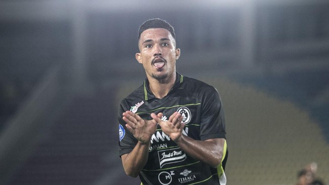 Tekuk PSM 3-1, PSS Keluar dari Posisi Juru Kunci PSS Sleman mengalahkan PSM Makassar 3-1 pada pekan ke-31 Liga 1 di Stadion Maguwoharjo, Sleman, Sabtu (3/5) malam WIB.