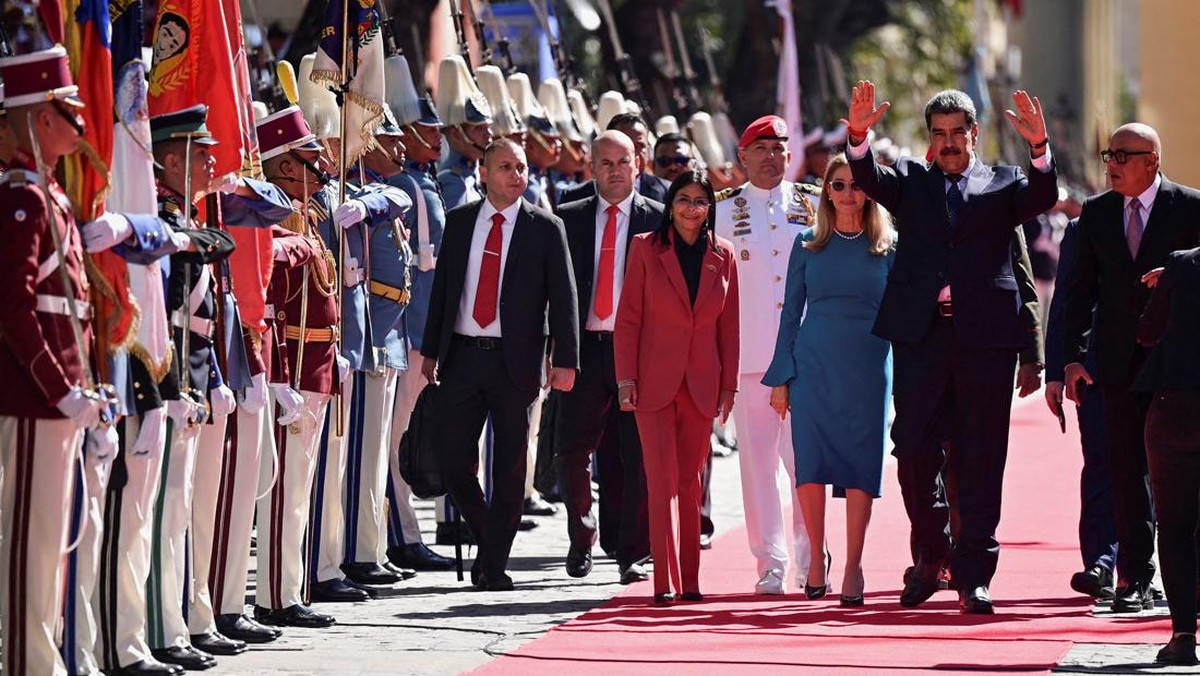 FOTO: Pelantikan Nicolas Maduro Jadi Presiden Venezuela Tiga Periode