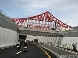 Waduh! Tulisan Jawa di Underpass Simpang Joglo Solo Tipo